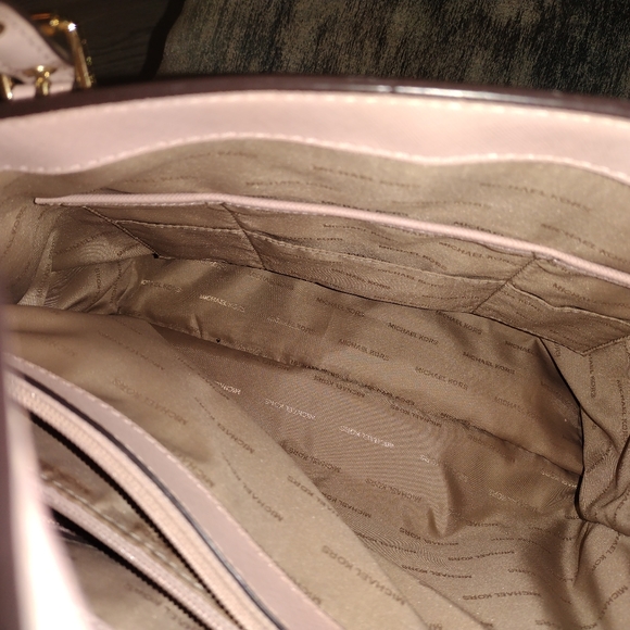 Beautiful pink and rose gold MK tote - Picture 6 of 6